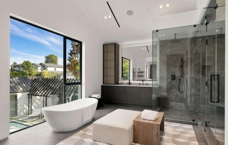 Glass Shower Enclosures in Orange County - Options for Custom Bathrooms