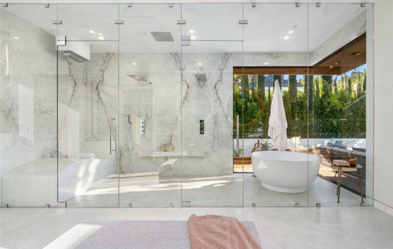 Why Frameless Shower Doors in Placentia Are a Top Bathroom Upgrade