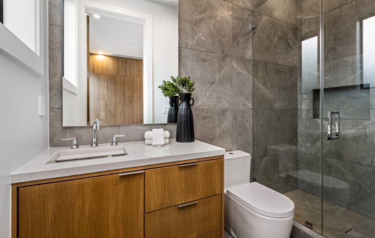 Trusted Shower Door Installers La Habra for Modern Bathrooms